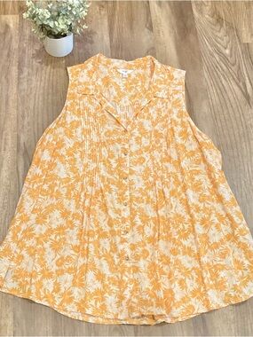 Terra & Sky Yellow Floral Sleeveless Button-Front Sleeveless Top